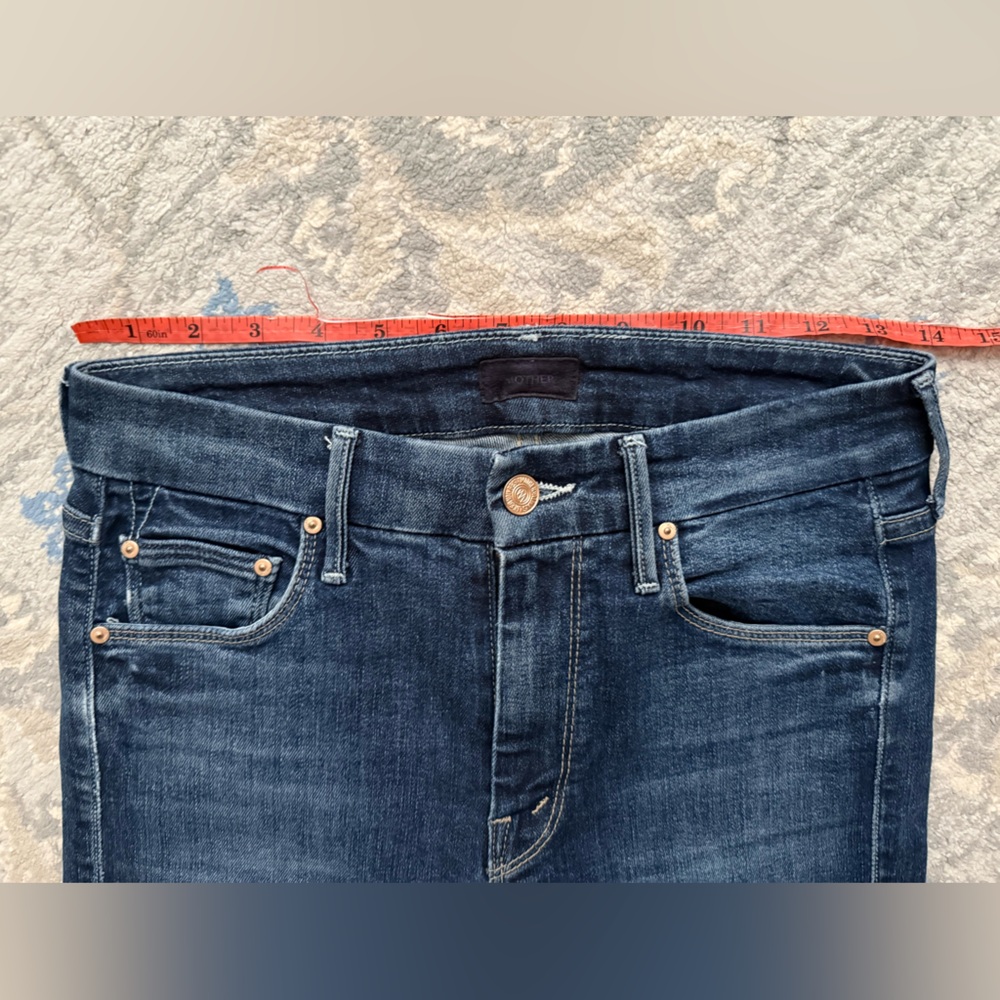 MOTHER Denim Looker Crop Jeans - On the Edge - Picture 10 of 11